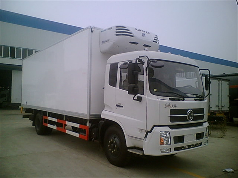 東風(fēng)天錦冷藏車(chē)采用液壓吸咐一體成型生產(chǎn)線制造,保溫性達(dá)A級(jí)標(biāo)準(zhǔn)