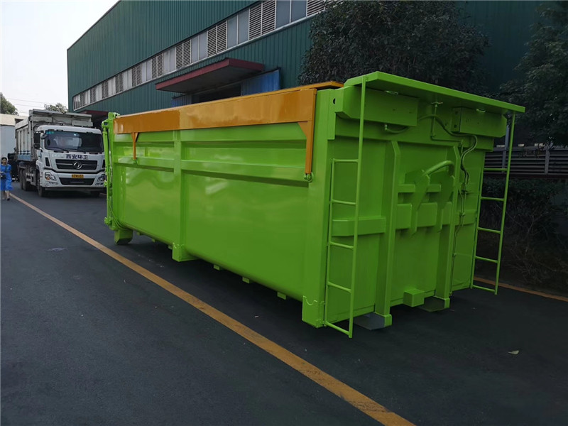 20方移動壓縮垃圾箱操作面板設有防護裝置，安全可靠